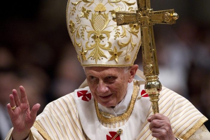 Más papista que el Papa
