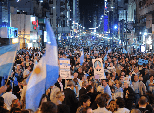 Protestar bloqueando calles es irracional e inmoral